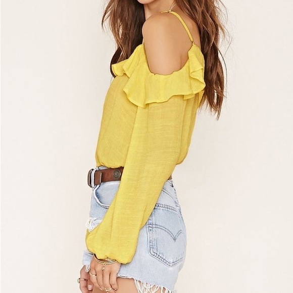 HOST PICK : Forever 21 Yellow Ruffled Open Shoulder Long Sleeved Boho Crop Top - Picture 2 of 5